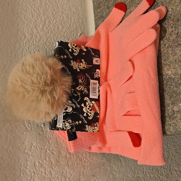 Ed Hardy  Beanie with Beige Pom Pom Pink Beanie  And Gloves Nwt - Picture 2 of 4